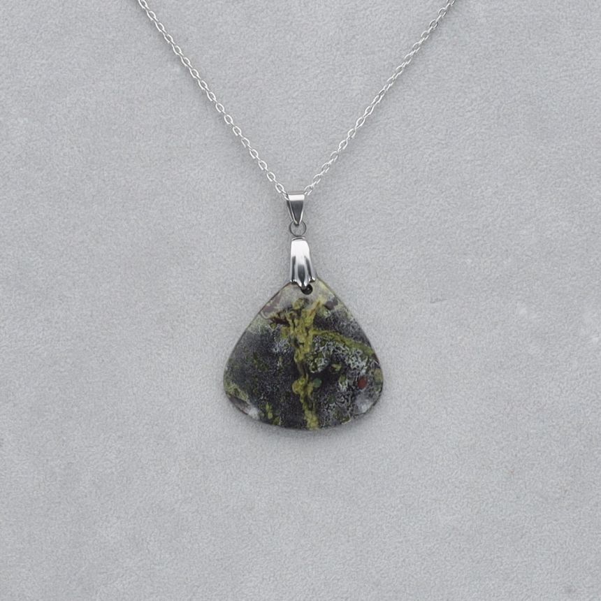 Dragon Vert Cabochon percé 25