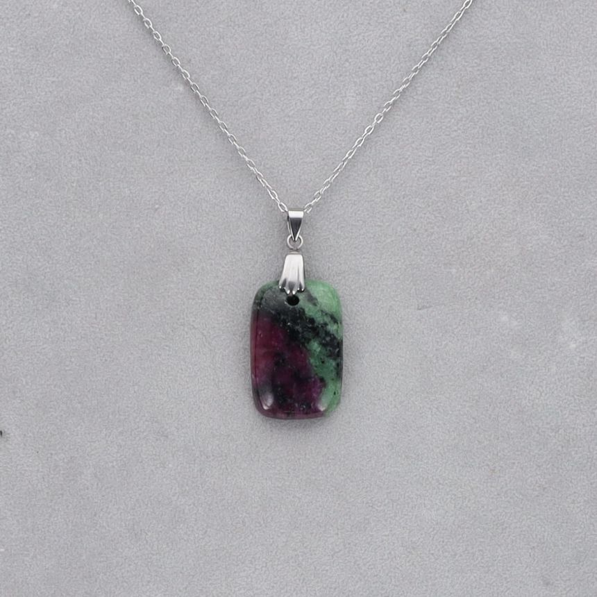 Fuschite Rubis Cabochon percé 76