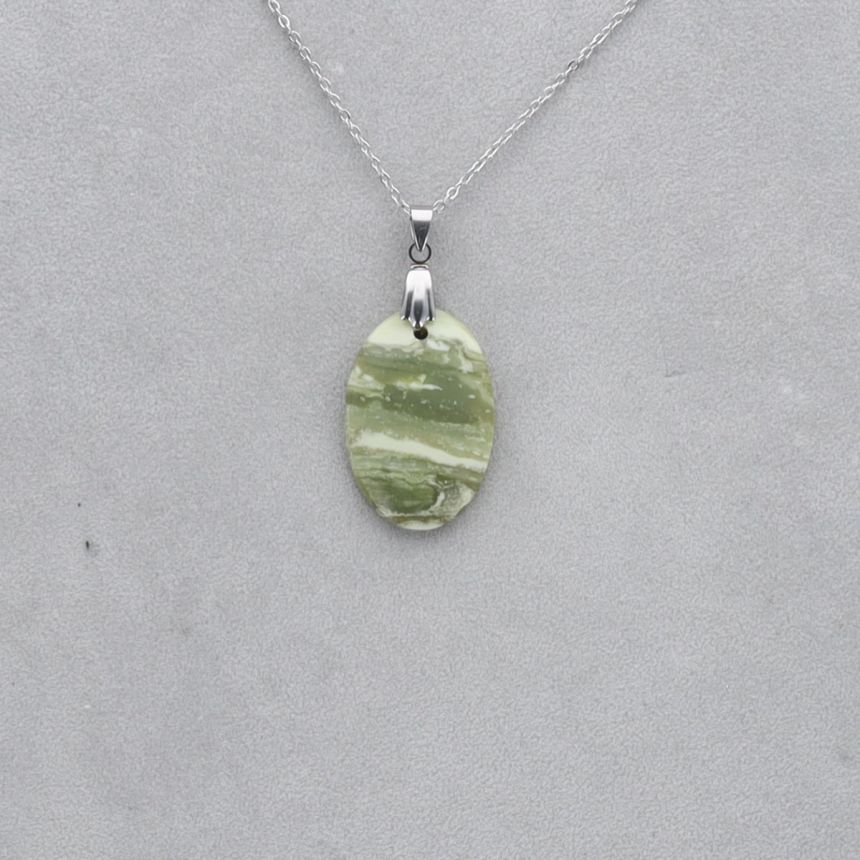 Serpentine Cabochon percé 23