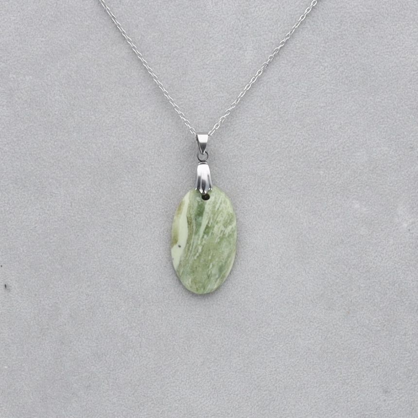 Serpentine Cabochon percé 7