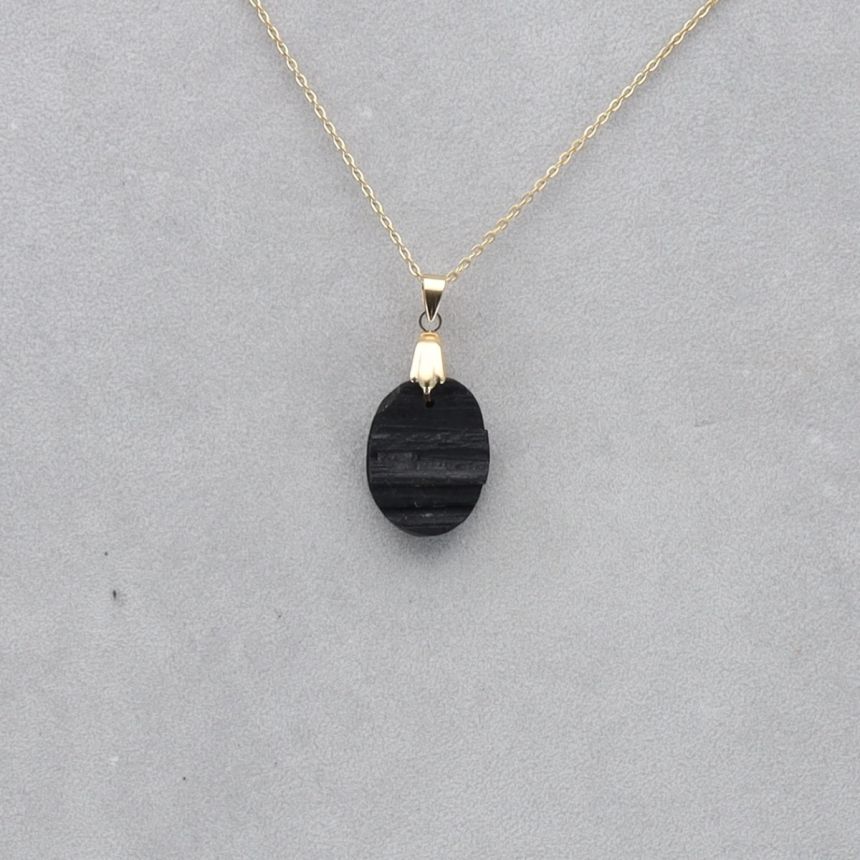 Tourmaline Cabochon percé 18