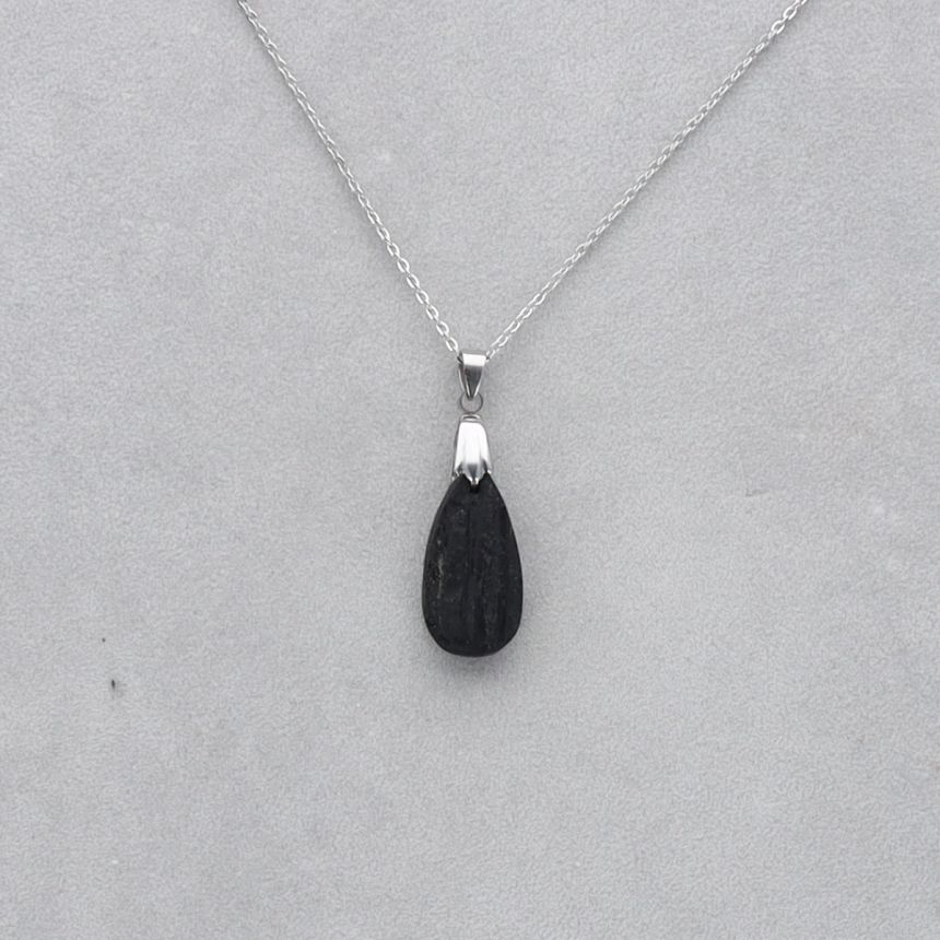 Tourmaline Cabochon percé 6