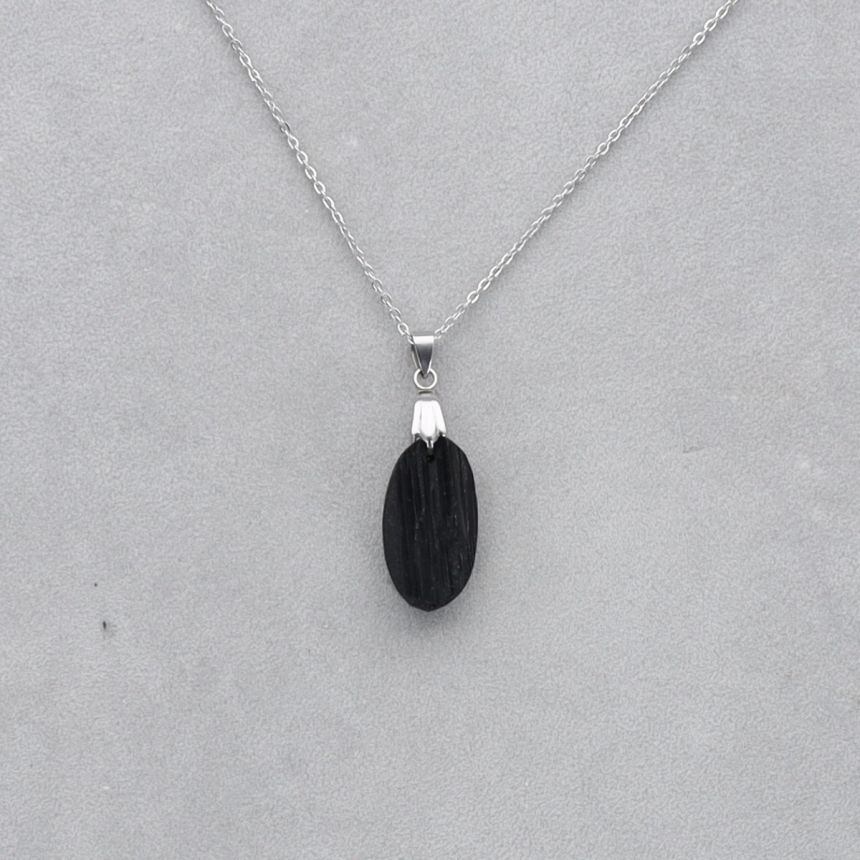 Tourmaline Cabochon percé 8